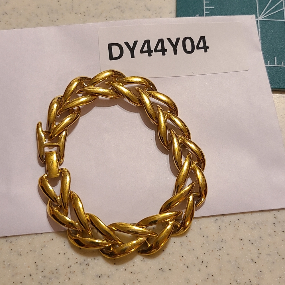 Ladies Bracelet for sale - Picture 6 of 8